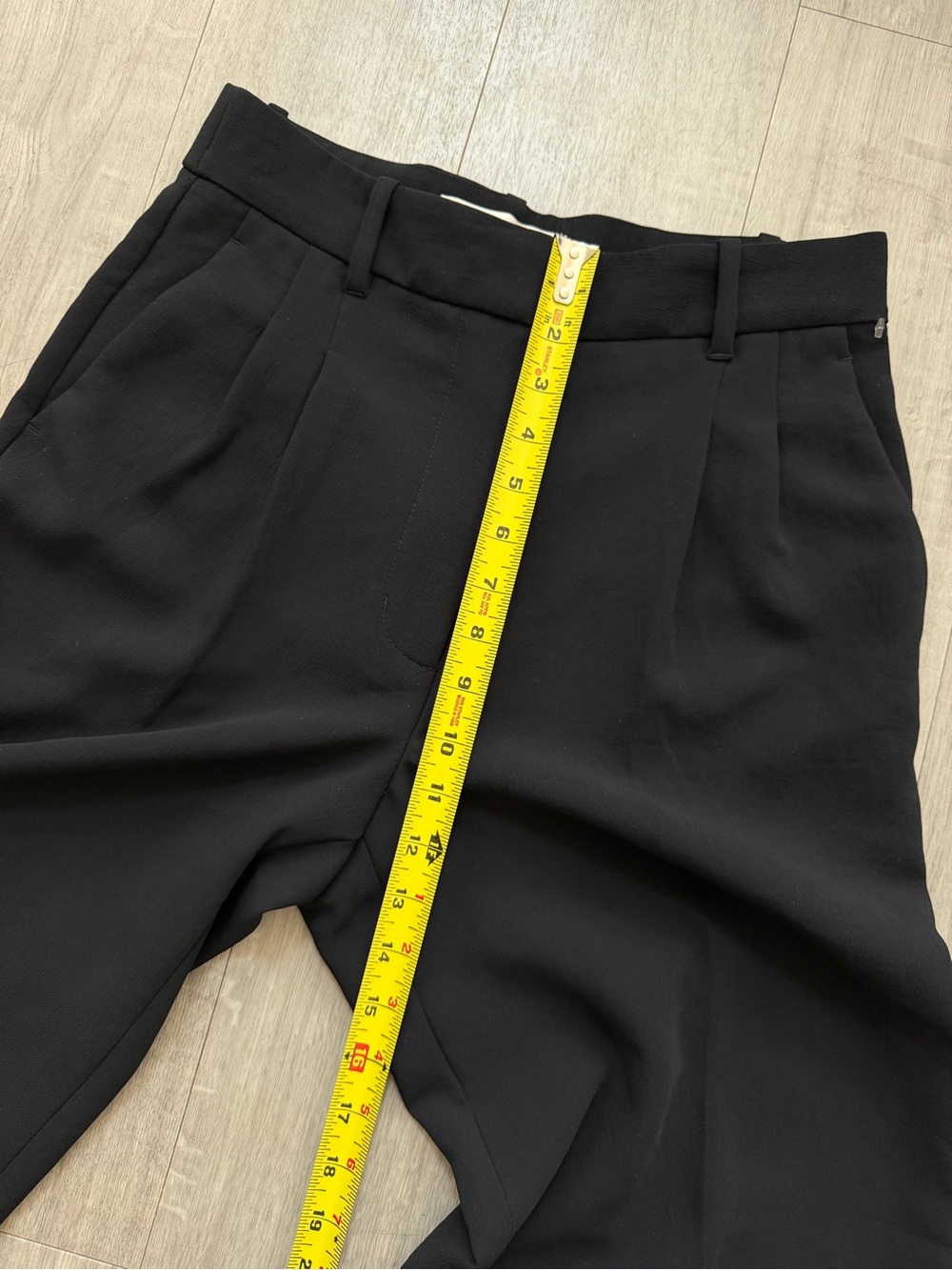 Aritzia The Effortless Pant Flex- Crepette in Black Size 8 Short - Picture 12 of 14